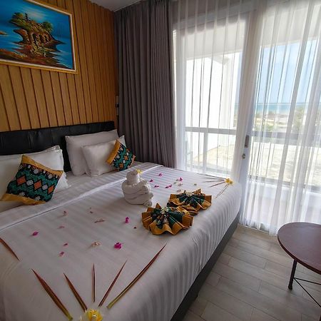 Raja Hotel Kuta Mandalika Resort & Convention Dış mekan fotoğraf