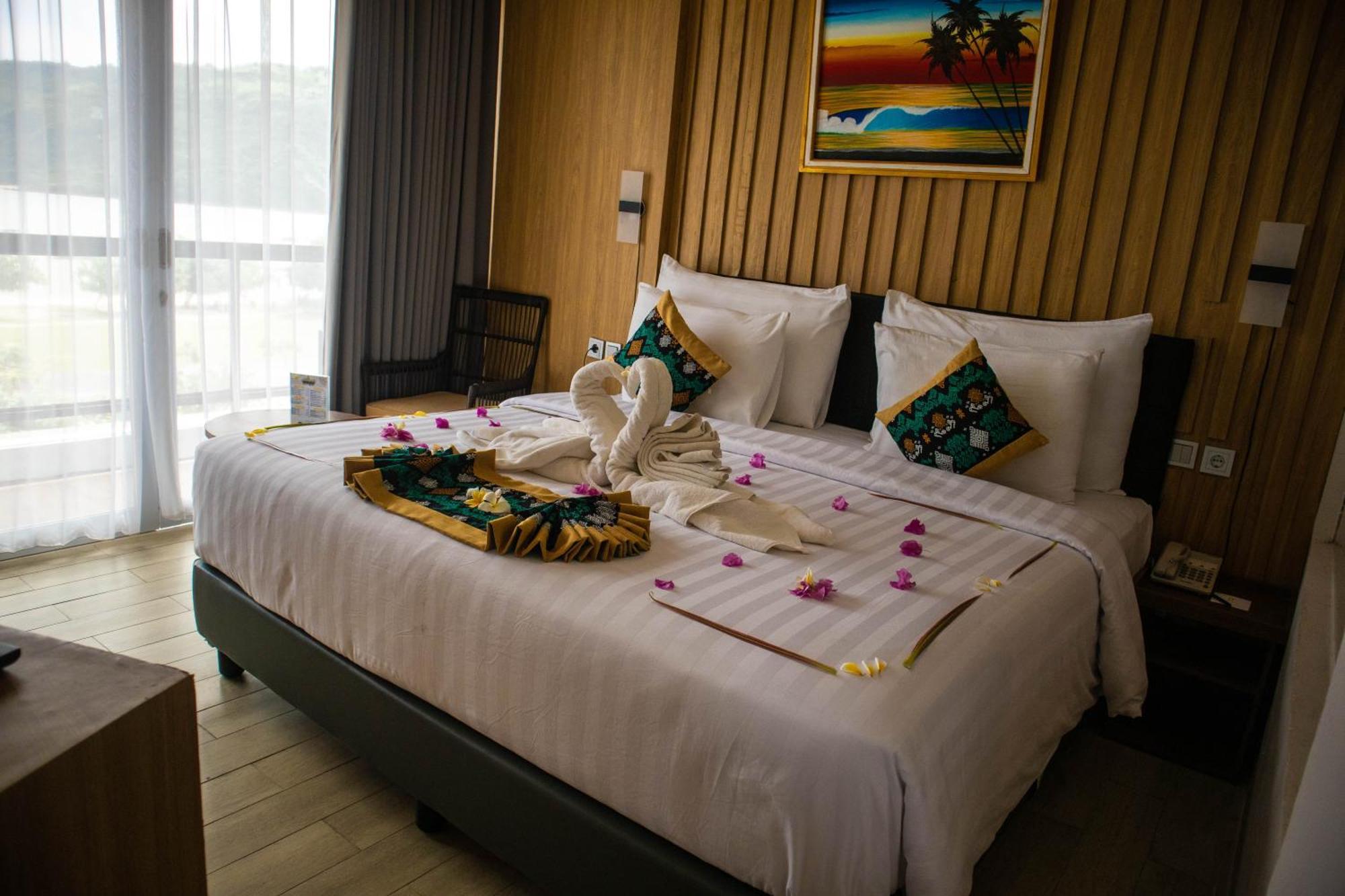 Raja Hotel Kuta Mandalika Resort & Convention Dış mekan fotoğraf