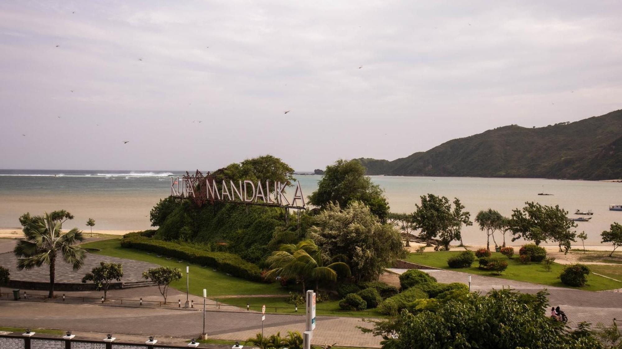 Raja Hotel Kuta Mandalika Resort & Convention Dış mekan fotoğraf