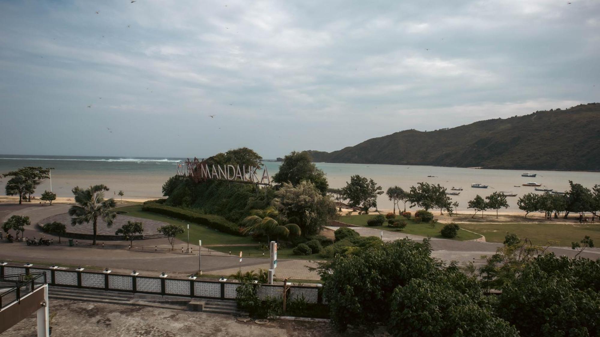 Raja Hotel Kuta Mandalika Resort & Convention Dış mekan fotoğraf