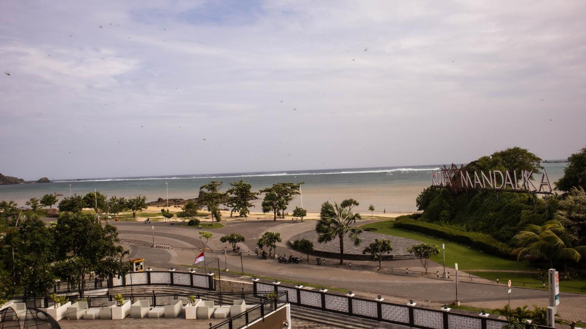 Raja Hotel Kuta Mandalika Resort & Convention Dış mekan fotoğraf