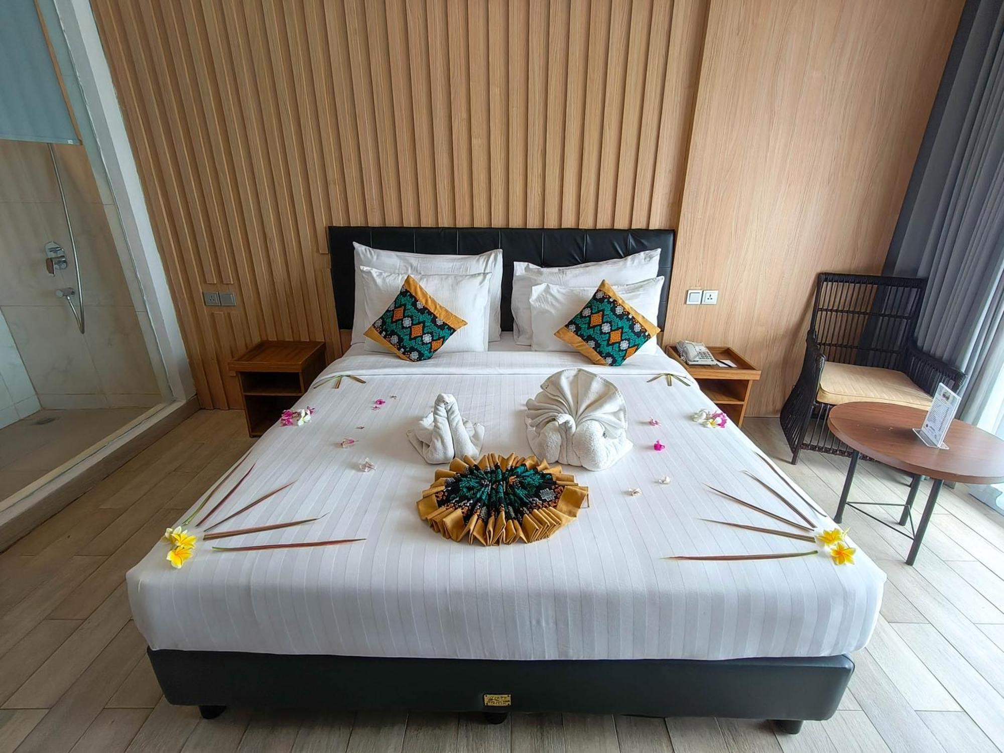 Raja Hotel Kuta Mandalika Resort & Convention Dış mekan fotoğraf