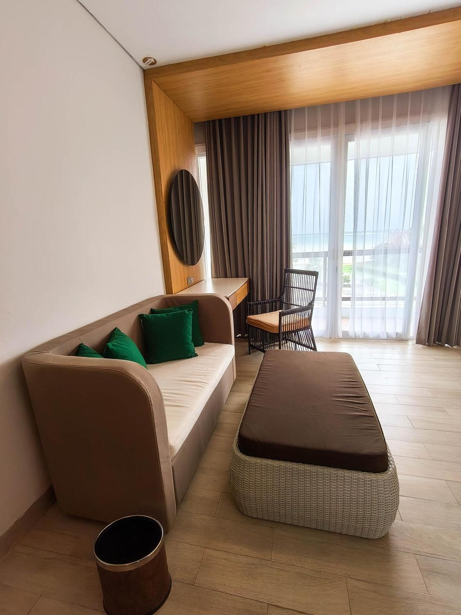 Raja Hotel Kuta Mandalika Resort & Convention Dış mekan fotoğraf