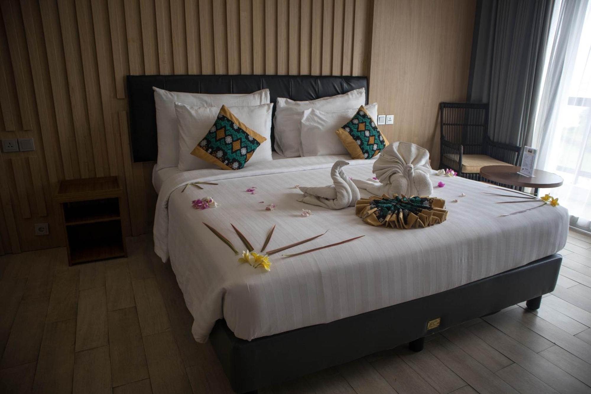 Raja Hotel Kuta Mandalika Resort & Convention Dış mekan fotoğraf