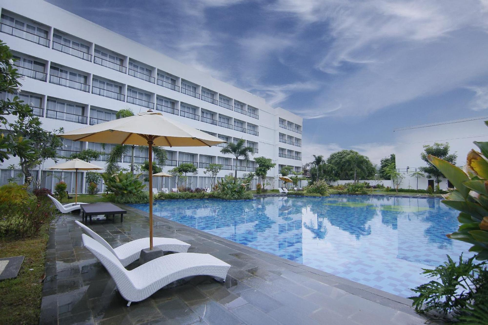 Raja Hotel Kuta Mandalika Resort & Convention Dış mekan fotoğraf