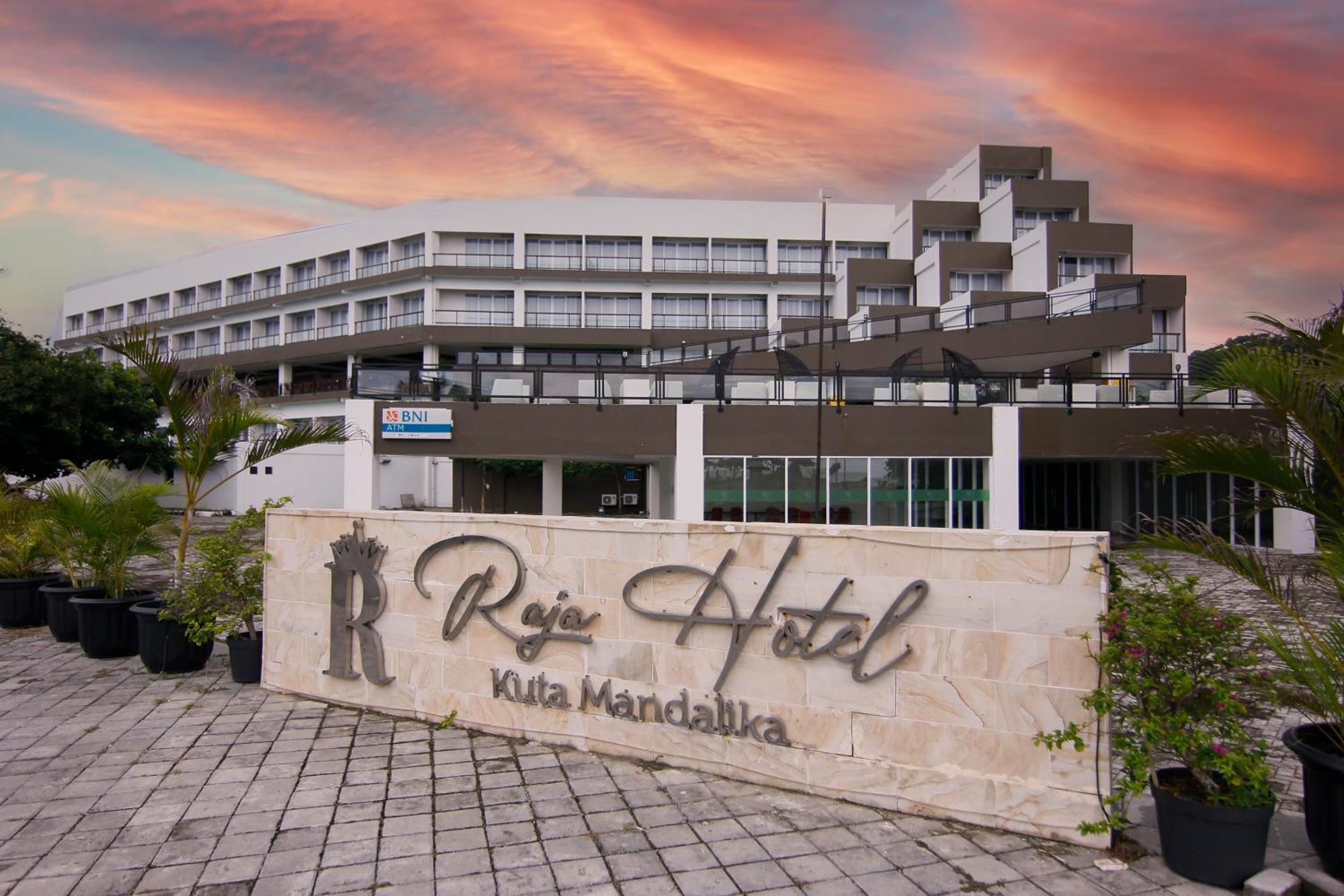 Raja Hotel Kuta Mandalika Resort & Convention Dış mekan fotoğraf